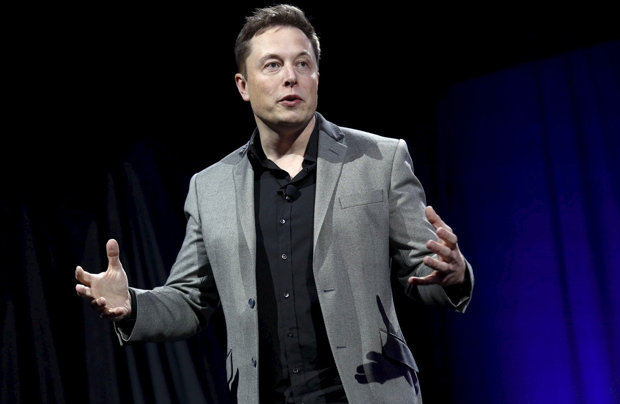 Analysis: How is Elon Musk going to pay for Twitter?